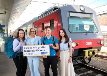 Stefanie Kern, Landeshauptfrau Johanna Mikl-Leitner, Josef Kern und Helena Sokic