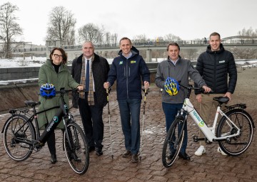 Angela Stransky von der Wirtschaftsagentur ecoplus, Michael Freitag von Sodexo, Landesrat Jochen Danninger, Wolfgang Ecker von der WKNÖ und Johannes Öfferl von spusu Sport (v.l.n.r.) 