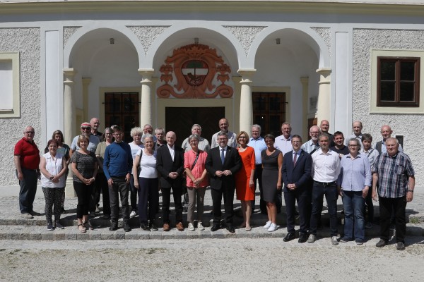 Gruppenfoto in Stockerau mit LR Schleritzko